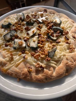 Pizza erbaggio  at Ristoro Dantesca in Pisa