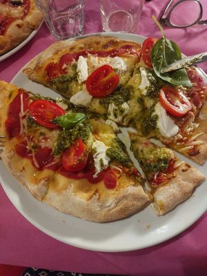 Ricotta pesto e pomodorini at Ristoro Dantesca in Pisa