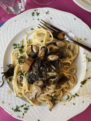 Spaghettie alle non vongole  at Ristoro Dantesca in Pisa