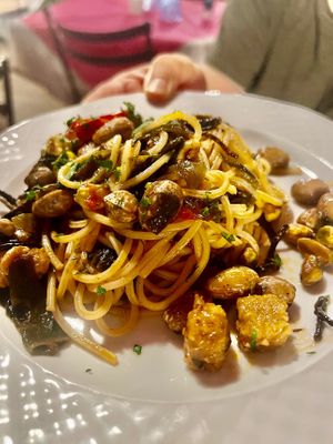 Spaghetti non vongole  at Ristoro Dantesca in Pisa