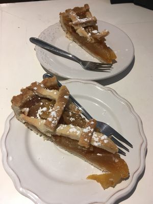 Vegan apple pie at La Caffetteria in Valparaiso