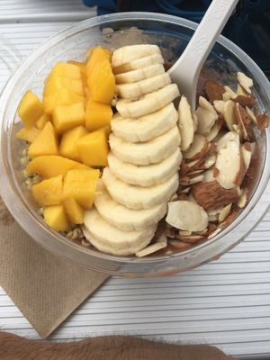 Wolf Berry bowl  at Thrive Juice Cafe in Arlington