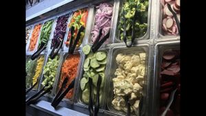 Salad bar at Tubac Market in Tubac
