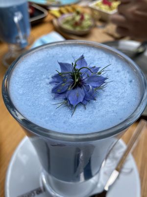 Blue latte at Orteá - Vegan Collective in Lisbon