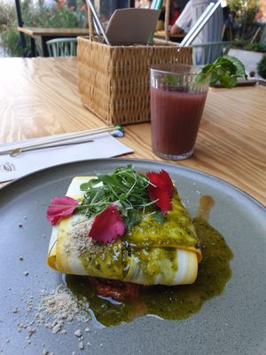 Yellow courgettes at Orteá - Vegan Collective in Lisbon
