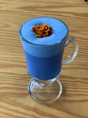 Spirulina drink at Orteá - Vegan Collective in Lisbon