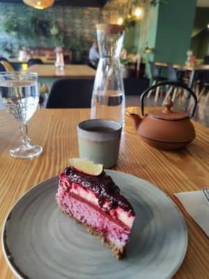 Cake - OMG at Orteá - Vegan Collective in Lisbon