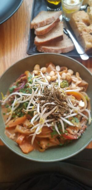 Pad thai at Orteá - Vegan Collective in Lisbon