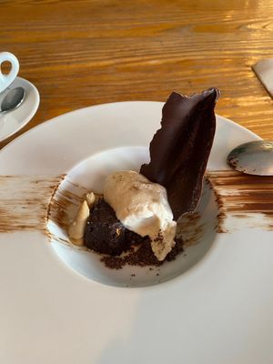 The Heart Still Beats – €6
Brownie. Salted miso caramel. Homemade tonka bean ice cream.  at Orteá - Vegan Collective in Lisbon