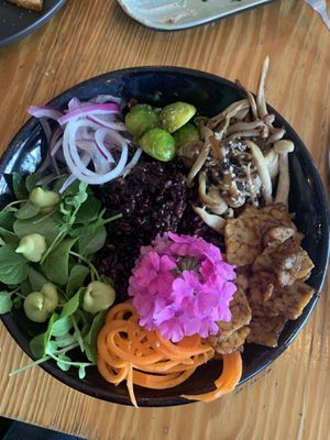 Bowl con tempeh  at Orteá - Vegan Collective in Lisbon