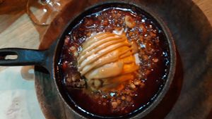 Frigidera de fruitos verlilhos at Orteá - Vegan Collective in Lisbon