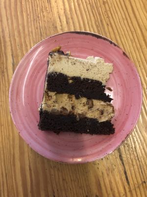 Snikers cake  at Orteá - Vegan Collective in Lisbon