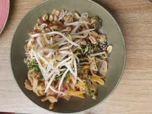 Almoço noodles at Orteá - Vegan Collective in Lisbon