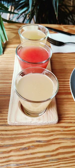 Degustation kombucha at Orteá - Vegan Collective in Lisbon