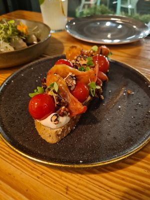 Truffle bruscetta at Orteá - Vegan Collective in Lisbon