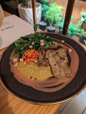 "Sediments" main (oyster mushrooms and corn mash) at Orteá - Vegan Collective in Lisbon