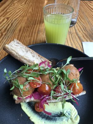 Veggie meatball sandwich with Havana juice    at Orteá - Vegan Collective in Lisbon
