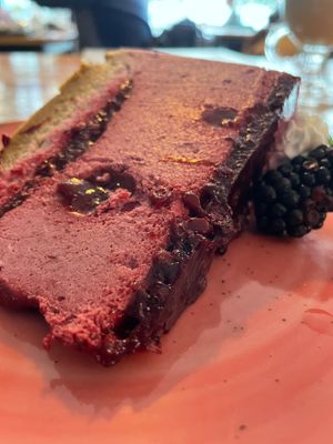 Red fruit cheesecake at Orteá - Vegan Collective in Lisbon