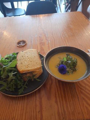 Oyster mushroom sandwich with veggie soup at Orteá - Vegan Collective in Lisbon