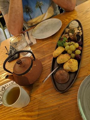 Käseplatte at Orteá - Vegan Collective in Lisbon