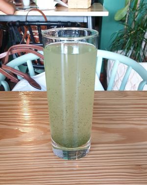 Lemonade with fresh mint at Orteá - Vegan Collective in Lisbon