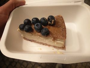 Lemon cru cake at Orteá - Vegan Collective in Lisbon