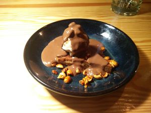 Hot blondie at Orteá - Vegan Collective in Lisbon