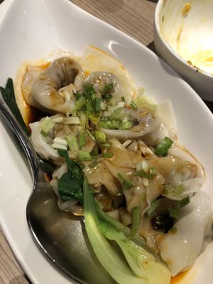 Wonton in chilli oil  at Hi-Lai Vegetarian 漢來蔬食 - Hanshin Shopping in Kaohsiung
