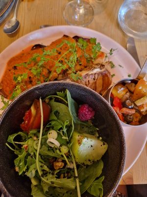Insalata fresca di frutta e verdura con ratatouille at La Bohème in Arles