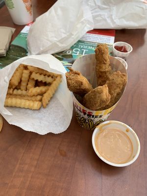 Chick’n tenders at Earth Burger in Bloomington