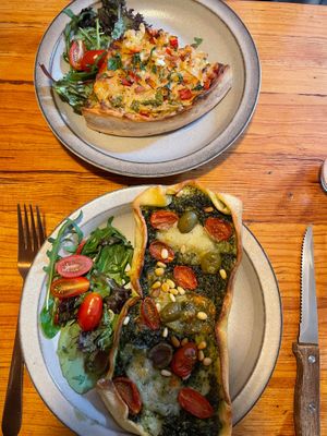 Best vegan quiche we’ve ever had - we had to double check it was vegan as it was so realistic!
The pastry is plaattaartje Italian  at Nissa cafe in Hillegom