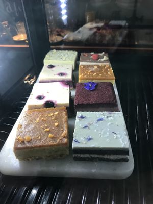 Blik in de vitrine.... at Nissa cafe in Hillegom