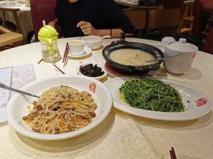 Simple veggies, rice noodles and congee at Gaia Veggie Shop - Pioneer Centre in Kowloon
