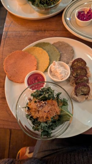 Falafel tacos plate at Para Taco in Tokyo
