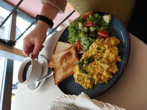 Scrambled tofu and toast at Cakester Cafe in Krakow