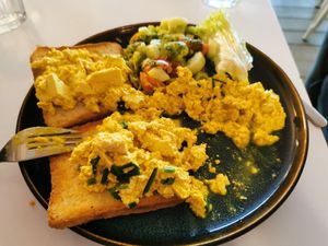 Scrambled tofu at Cakester Cafe in Krakow