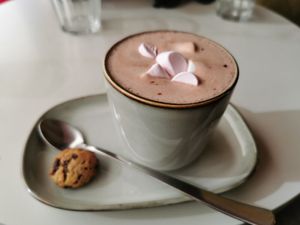 Hot chocolate with vegan marshmallows at Cakester Cafe in Krakow