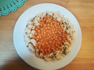 Cícerový paprikáž s haluškami at VegGo Bistro in Zilina