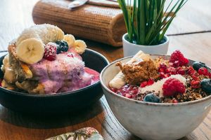 Pancakes and a smoothie bowl. Such a perfect start to the day. at Iss Dich Glücklich in Munich