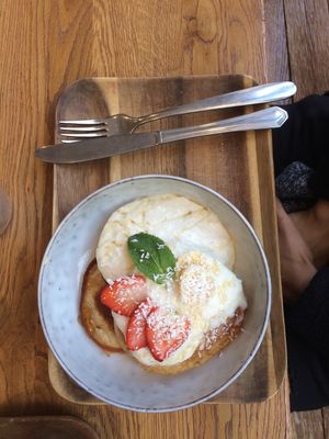 Coconut banana pancakes  at Iss Dich Glücklich in Munich