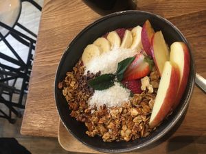 Acai bowl at Iss Dich Glücklich in Munich