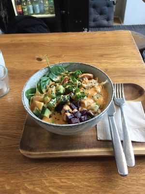 One of the three main bowls  at Iss Dich Glücklich in Munich