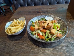 Vegan tofu salad at The Graduate in Sheffield
