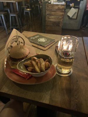 Yummy wedges and decent burger at Shaka Burgerhouse in Garmisch Partenkirchen