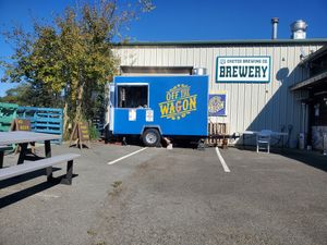 Food truck at Off the Wagon in Brookings