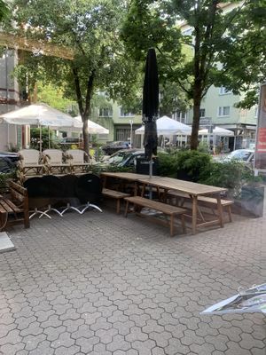 Outdoor seating at Rohkosteria in Frankfurt