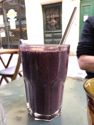 Fancy vegan protein smoothie with coconut milk 🤤 at Auden in Montpellier