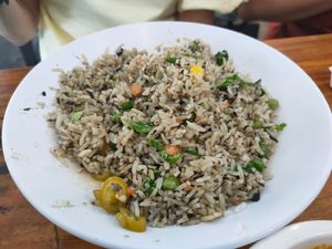 Very nice olive fried rice ... 🫒🍛 at True Veggie 实斋 in Central Singapore