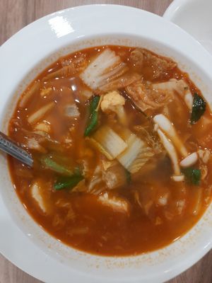 Tom Yum soup at True Veggie 实斋 in Central Singapore