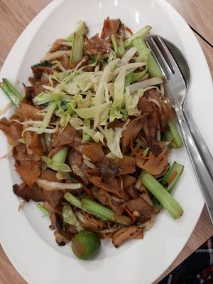 Hor Fun at True Veggie 实斋 in Central Singapore